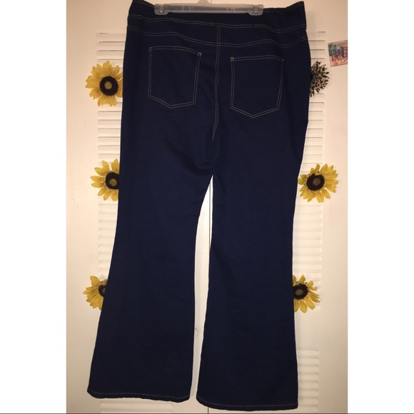 🌻 High Waist Flare Leg Jeans - Picture 5 of 6